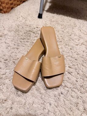 Tory Burch Beige/Tan Leather Slide Mules with Gold Logo
